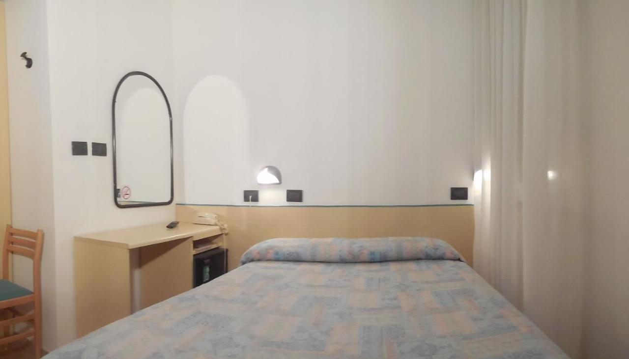 Hotel Prestige Lido di Camaiore Pokoj fotografie