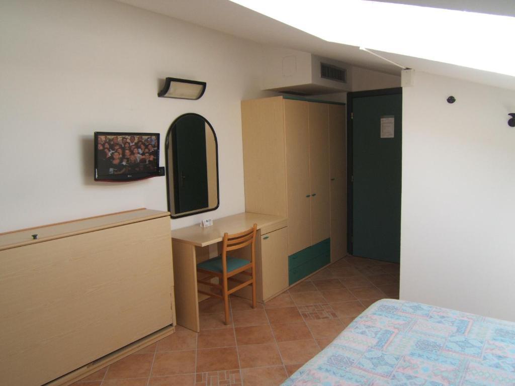 Hotel Prestige Lido di Camaiore Pokoj fotografie